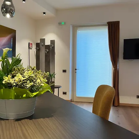 Habemus Loft - The Twins Raffinato Design Contemporaneo Nel Cuore Storico Di Apartamento Trieste