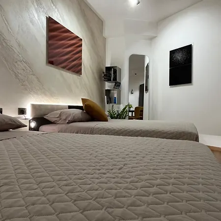 Habemus Loft - The Twins Raffinato Design Contemporaneo Nel Cuore Storico Di Apartament *