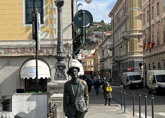 Habemus Loft - The Twins Raffinato Design Contemporaneo Nel Cuore Storico Di Trieste