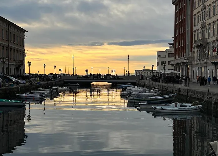 Habemus Loft - The Twins Raffinato Design Contemporaneo Nel Cuore Storico Di * Trieste